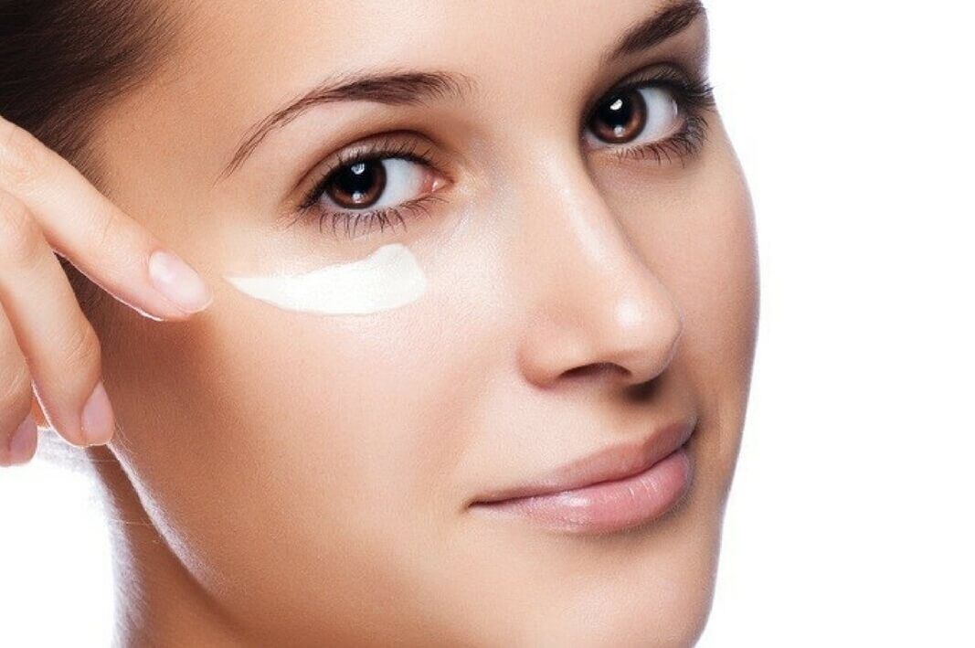 Como rexuvenecer a pel arredor dos ollos